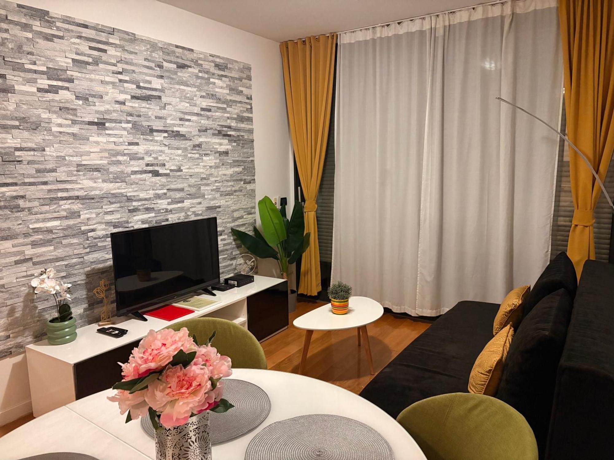 Nova Galerija Studio Ema I Apartman Anita- Parking In Garage Zagreb Luaran gambar