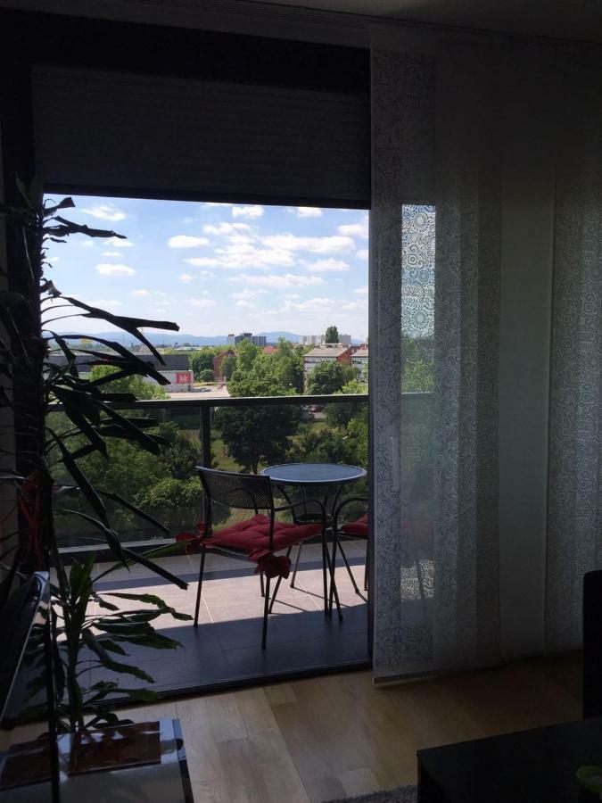 Nova Galerija Studio Ema I Apartman Anita- Parking In Garage Zagreb Luaran gambar